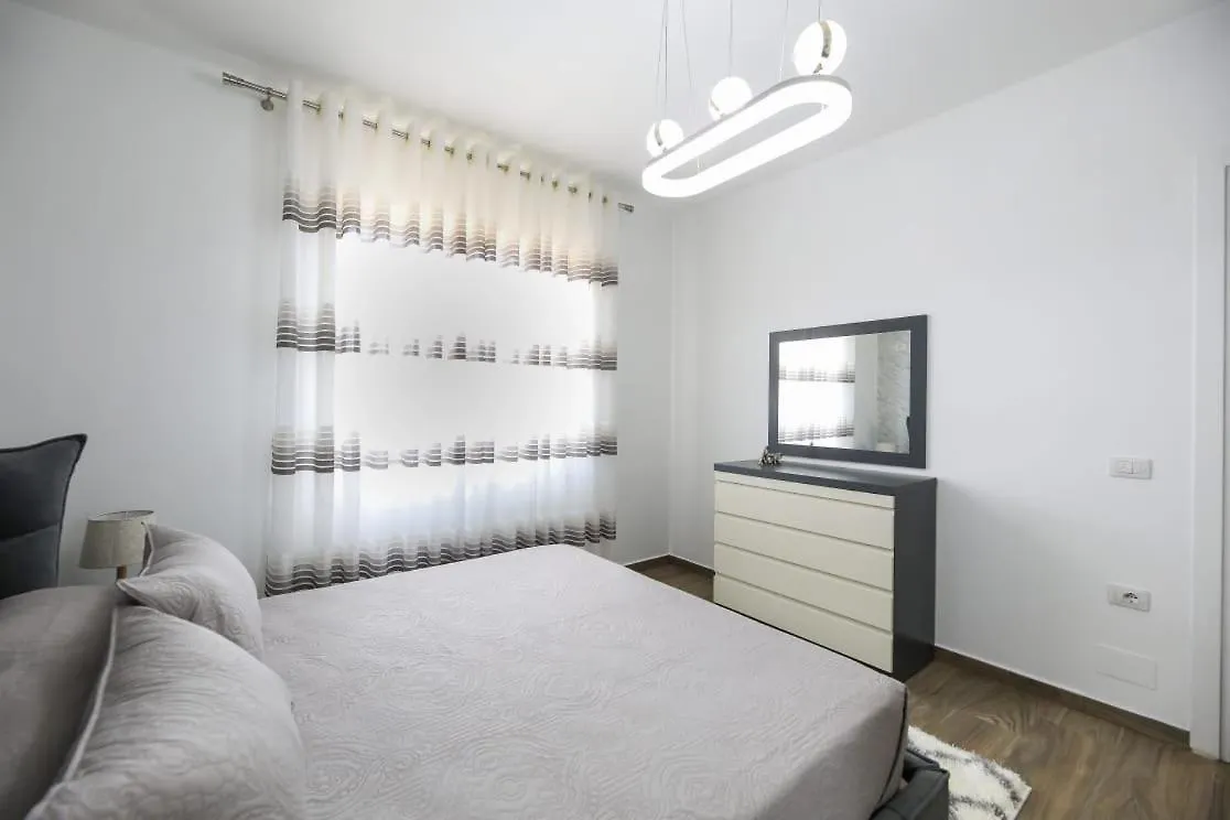 Valbona Apartament'S 1 Vlorë Appartamento